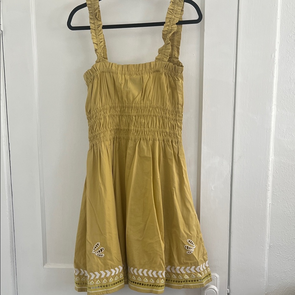 Chic Yellow Midi Dress with Embroidery - Picture 5 of 7